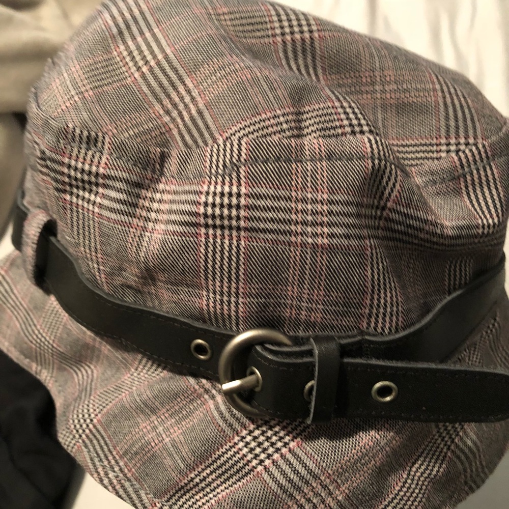 Hat - Picture 3 of 4